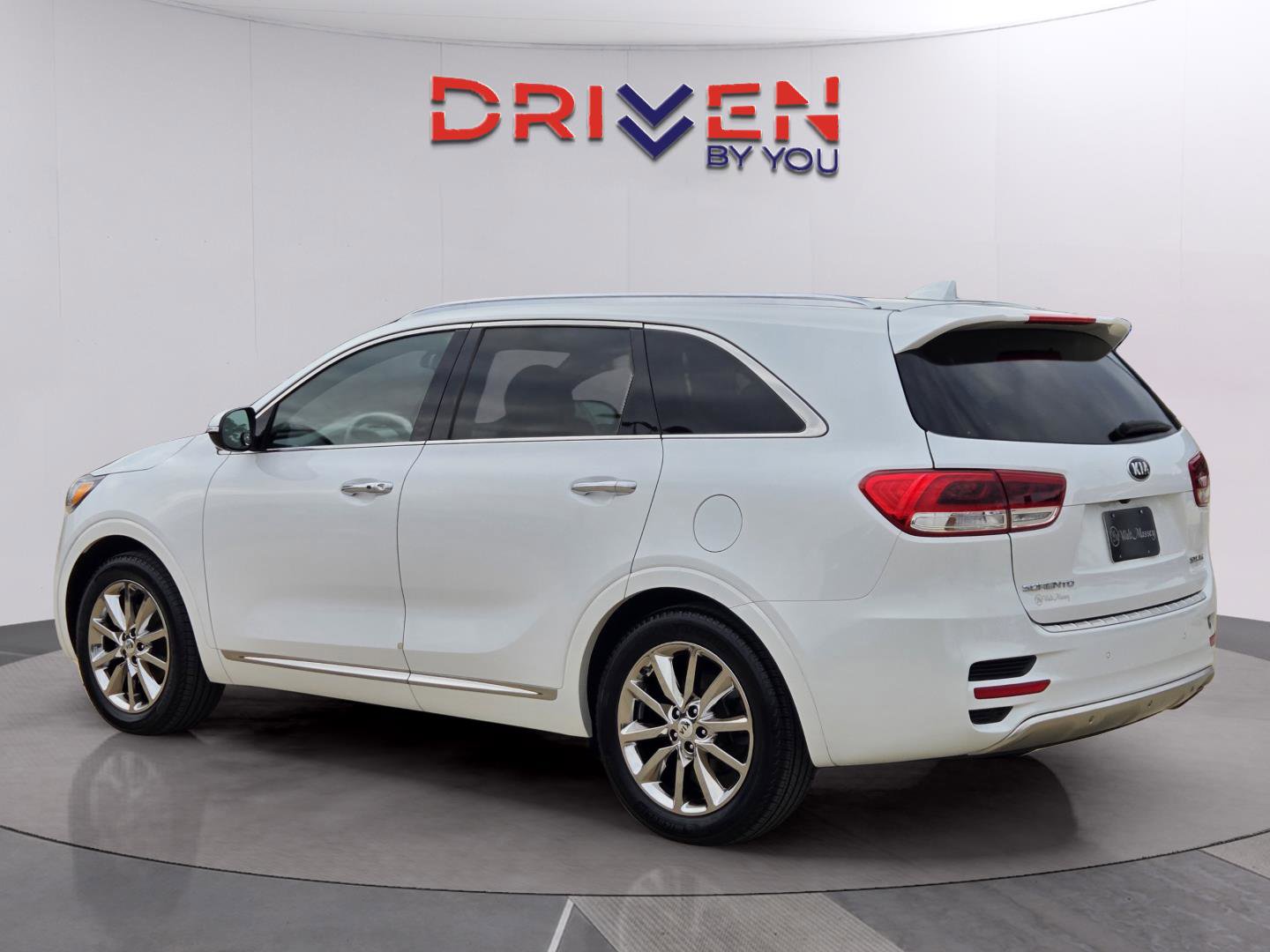 Used 2018 Kia Sorento SX image 3