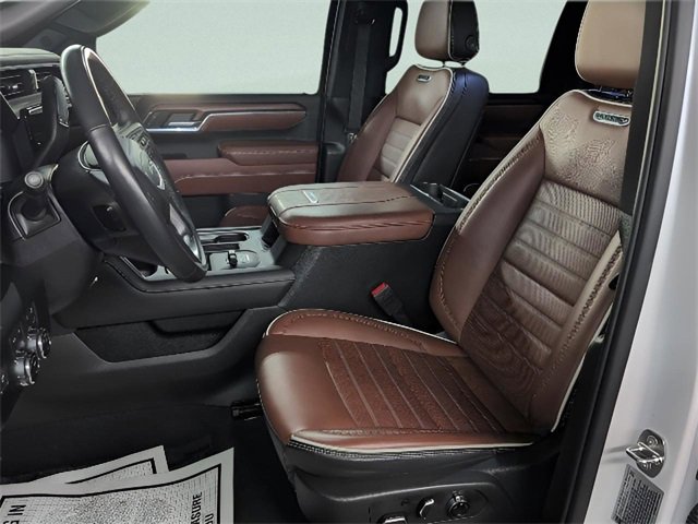 Used 2024 GMC Sierra 3500 Denali Ultimate image 9