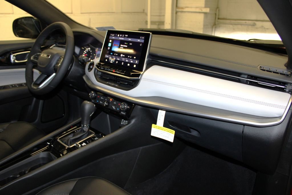 New 2026 Jeep Compass Limited image 25