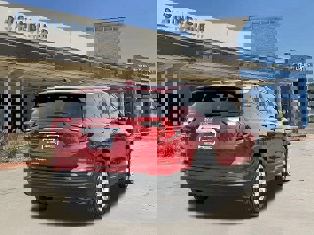 Used 2023 GMC Terrain SLE w/ Driver Convenience Package image 5