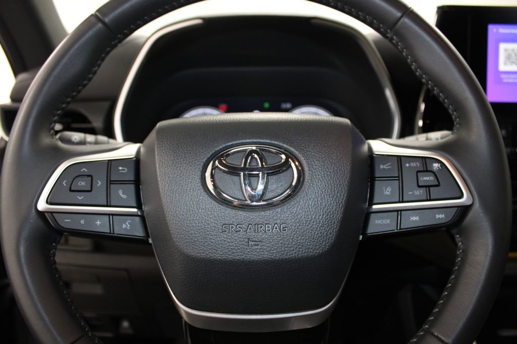 Used 2025 Toyota Highlander XSE image 47