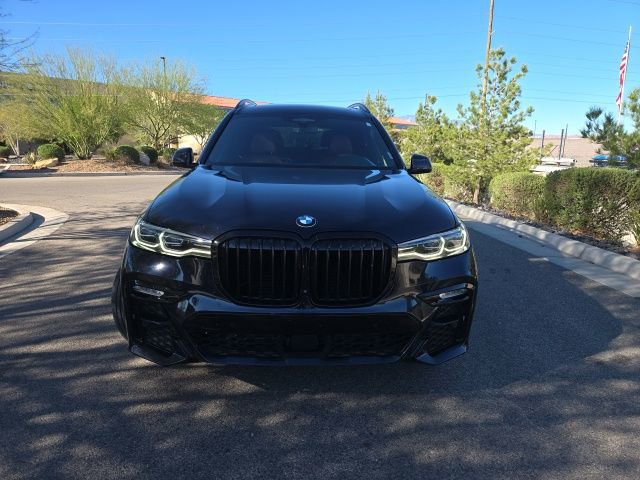 Used 2022 BMW X7 xDrive40i w/ M Sport Package image 3