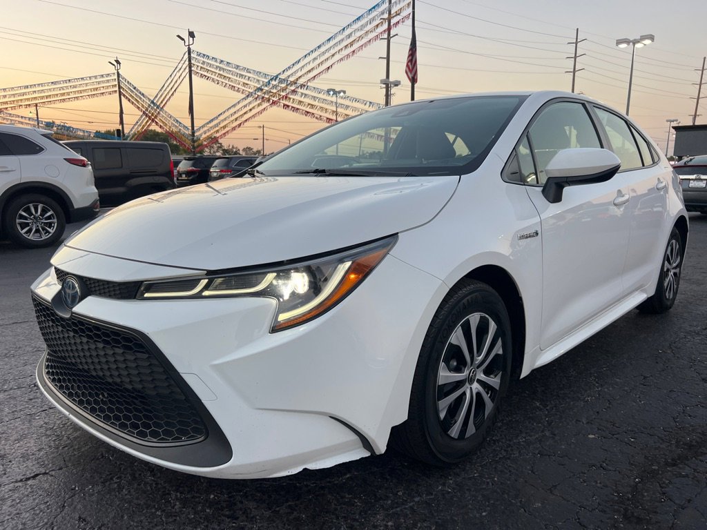Used 2021 Toyota Corolla LE image 3