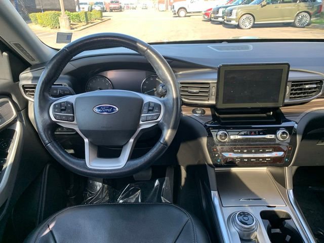 Used 2021 Ford Explorer Limited w/ Equipment Group 301A image 19