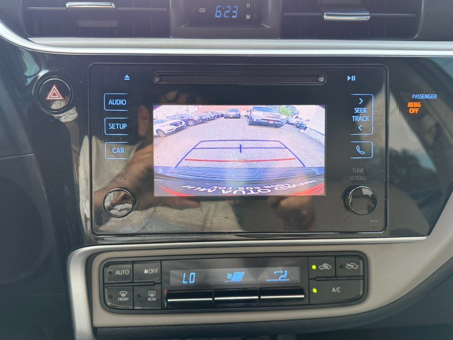 Used 2018 Toyota Corolla LE FWD image 15
