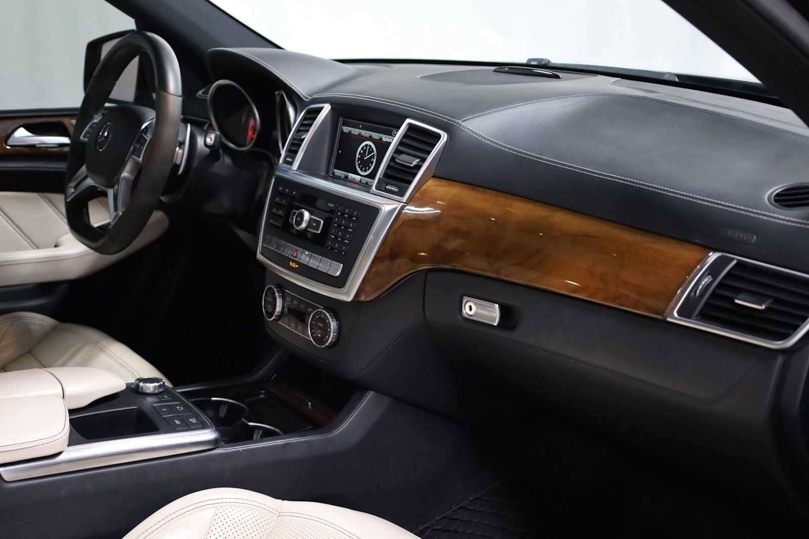 Used 2014 Mercedes-Benz ML 63 AMG 4MATIC image 6