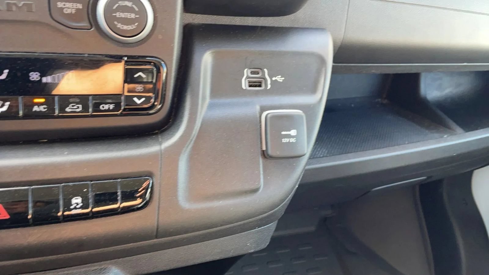 Used 2025 RAM ProMaster 2500 w/ Convenience Group FWD image 15