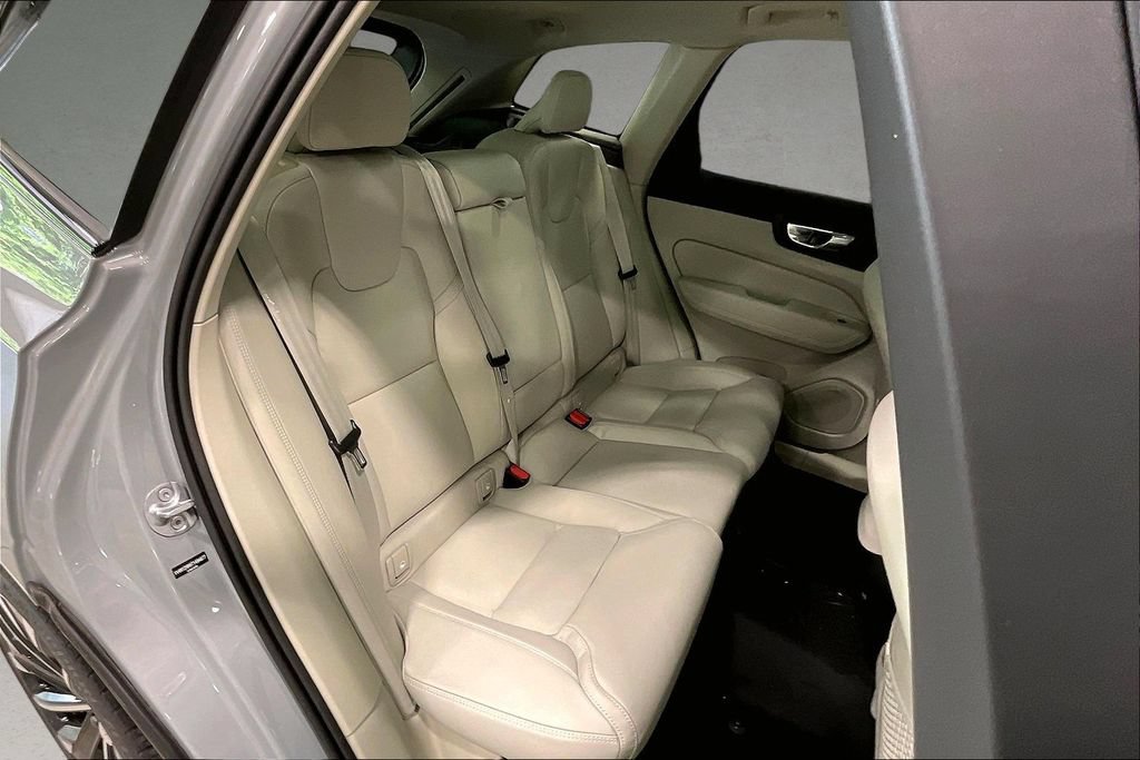 New 2026 Volvo XC60 B5 Ultra w/ Protection Package Premier AWD/4WD image 9
