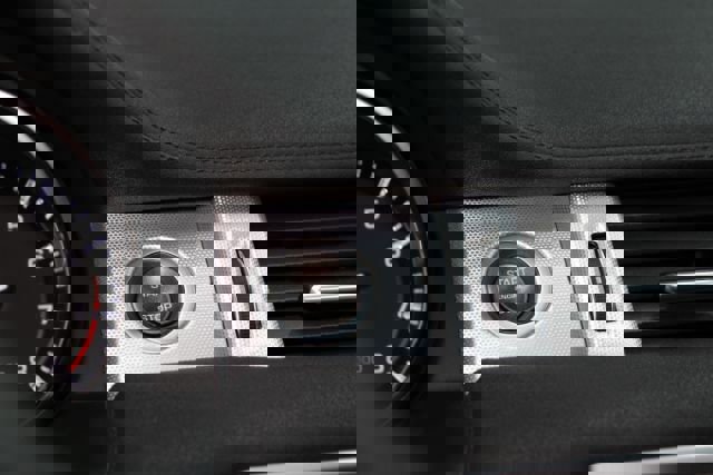 Used 2014 Land Rover Range Rover Evoque Dynamic image 16