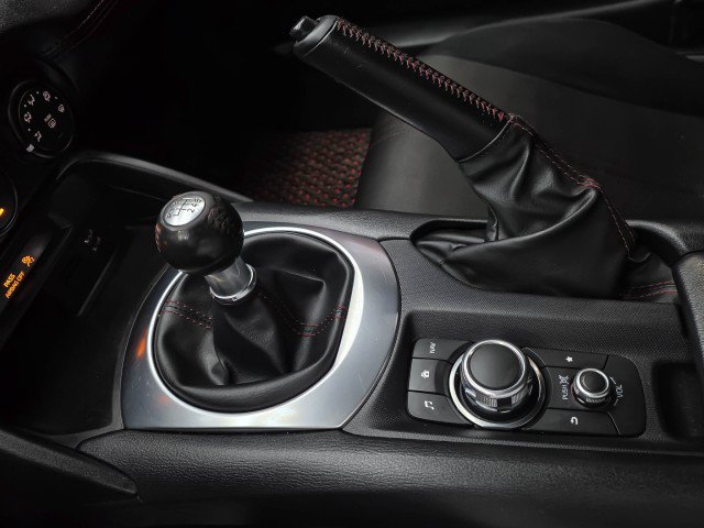 Used 2016 MAZDA MX-5 Miata Club RWD image 25