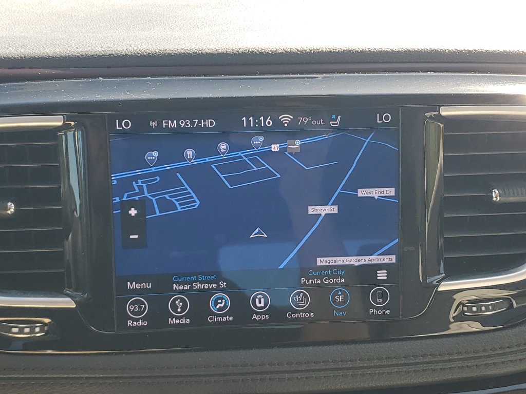 Used 2018 Chrysler Pacifica Limited w/ Advanced Safetytec Group FWD image 19