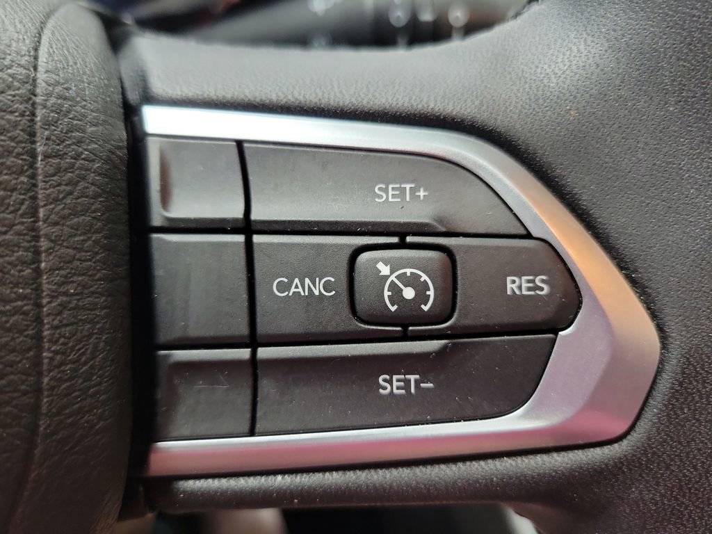 Used 2024 Jeep Compass Latitude AWD/4WD image 35