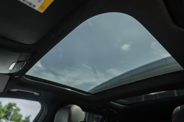 Certified 2022 Mercedes-Benz GLC 43 AMG 4MATIC image 39