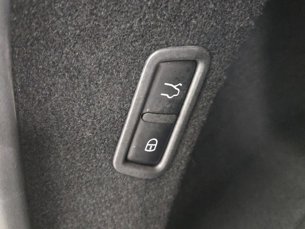 Used 2021 Maserati Levante GranSport image 22