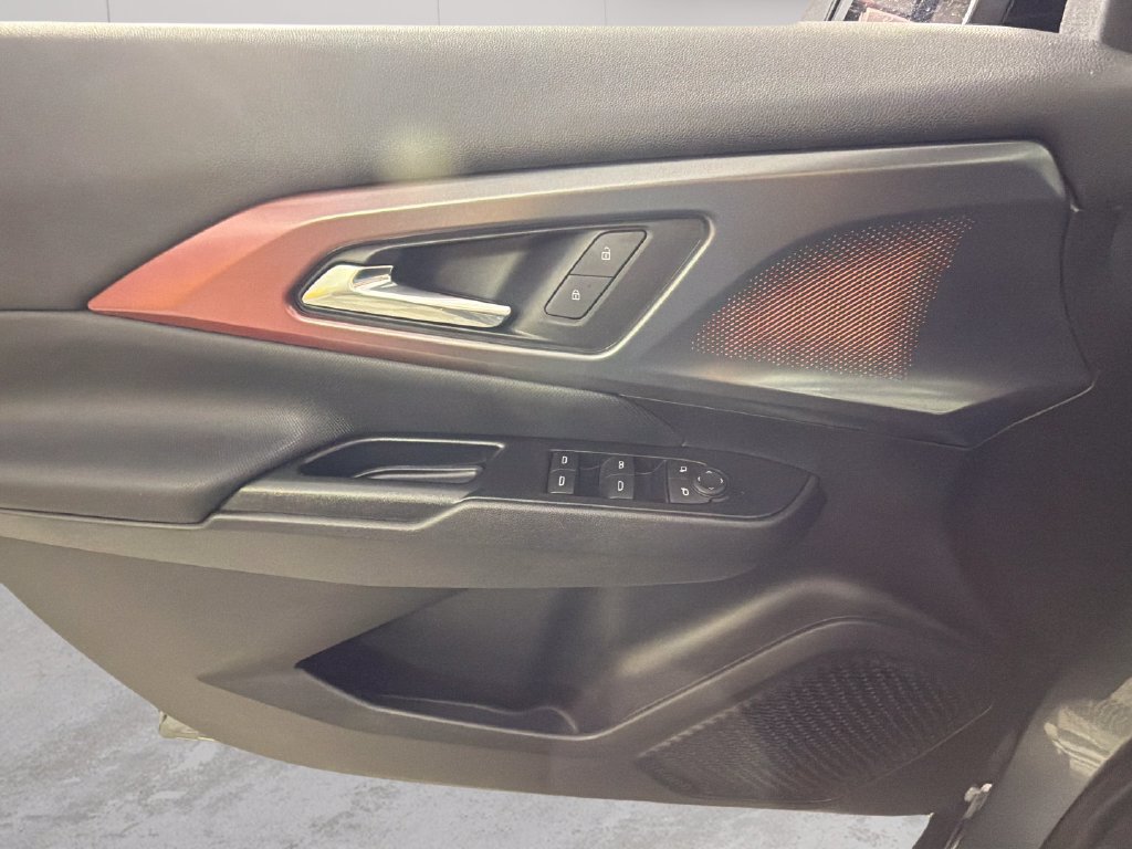 Certified 2024 Chevrolet Equinox EV RS FWD image 25