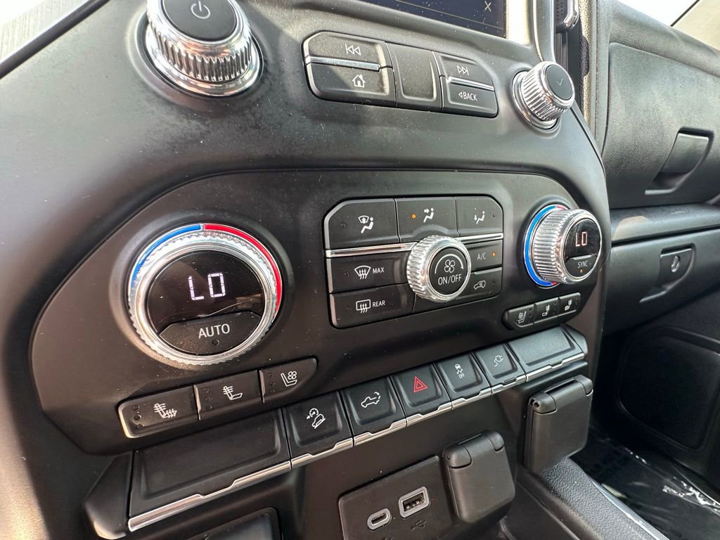 Used 2022 GMC Sierra 3500 AT4 image 24