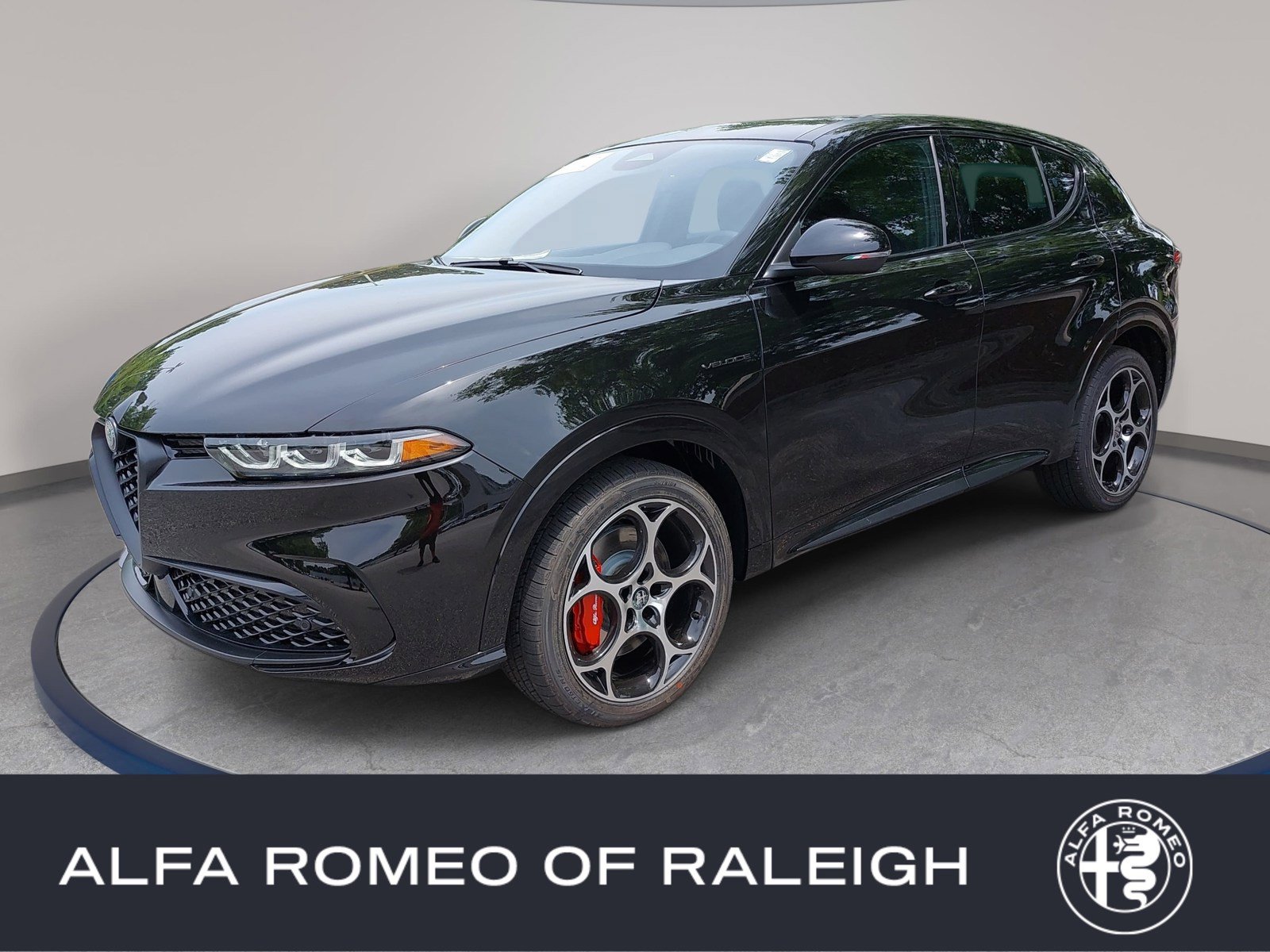 New 2025 Alfa Romeo Tonale w/ Premium Package