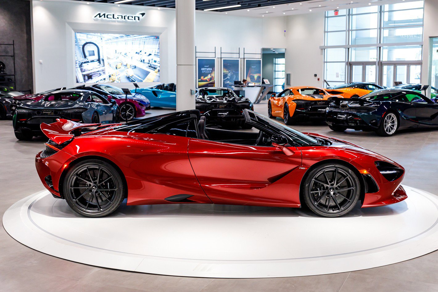 Used 2027 McLaren 750S Spider RWD image 32