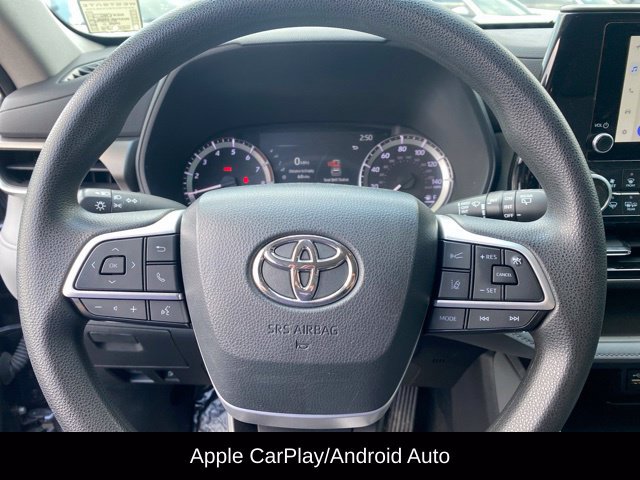 Used 2023 Toyota Highlander L AWD/4WD image 11