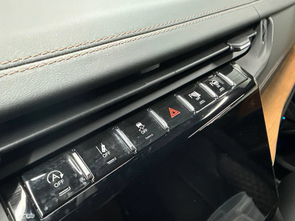 Used 2021 Jeep Grand Cherokee L Summit AWD/4WD image 22