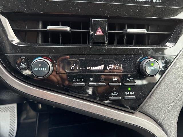 Used 2021 Toyota Camry XLE image 16