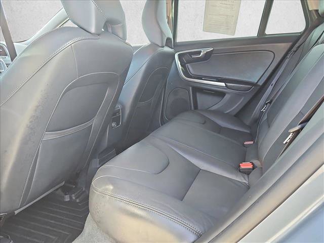 Used 2018 Volvo V60 T5 Cross Country w/ Convenience Package image 19