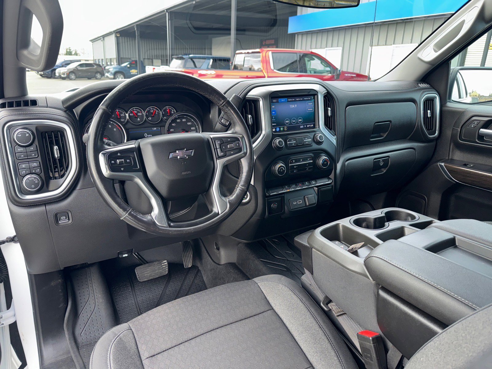 Used 2019 Chevrolet Silverado 1500 LT Trail Boss w/ Bed Protection Package image 10