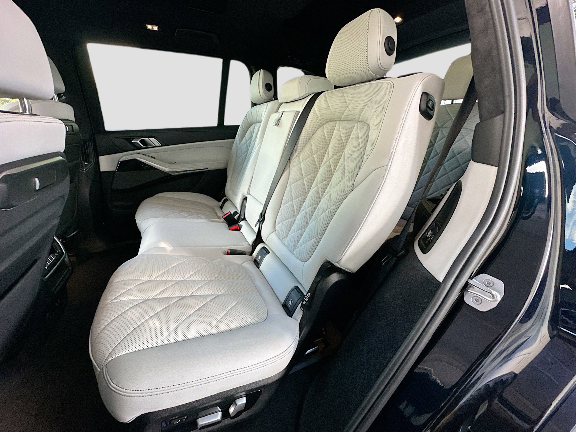 Certified 2023 BMW X7 xDrive40i w/ Executive Package image 26