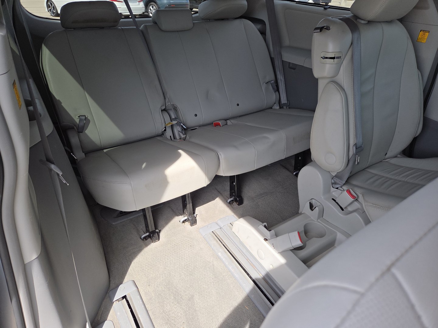 Used 2013 Toyota Sienna XLE FWD image 21