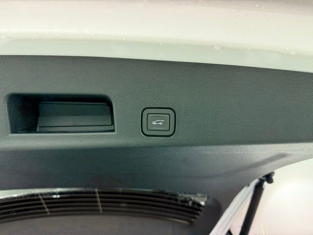 New 2026 Chevrolet Traverse LT image 9