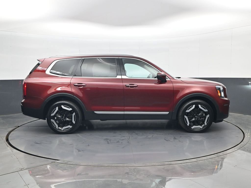 Used 2023 Kia Telluride S image 4