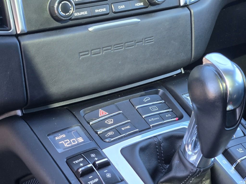 Used 2017 Porsche Macan Turbo image 25