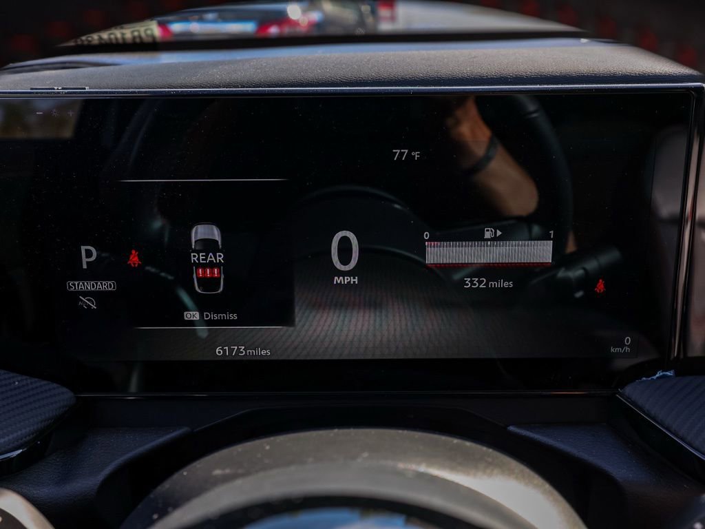 Used 2025 Nissan Kicks SR image 28