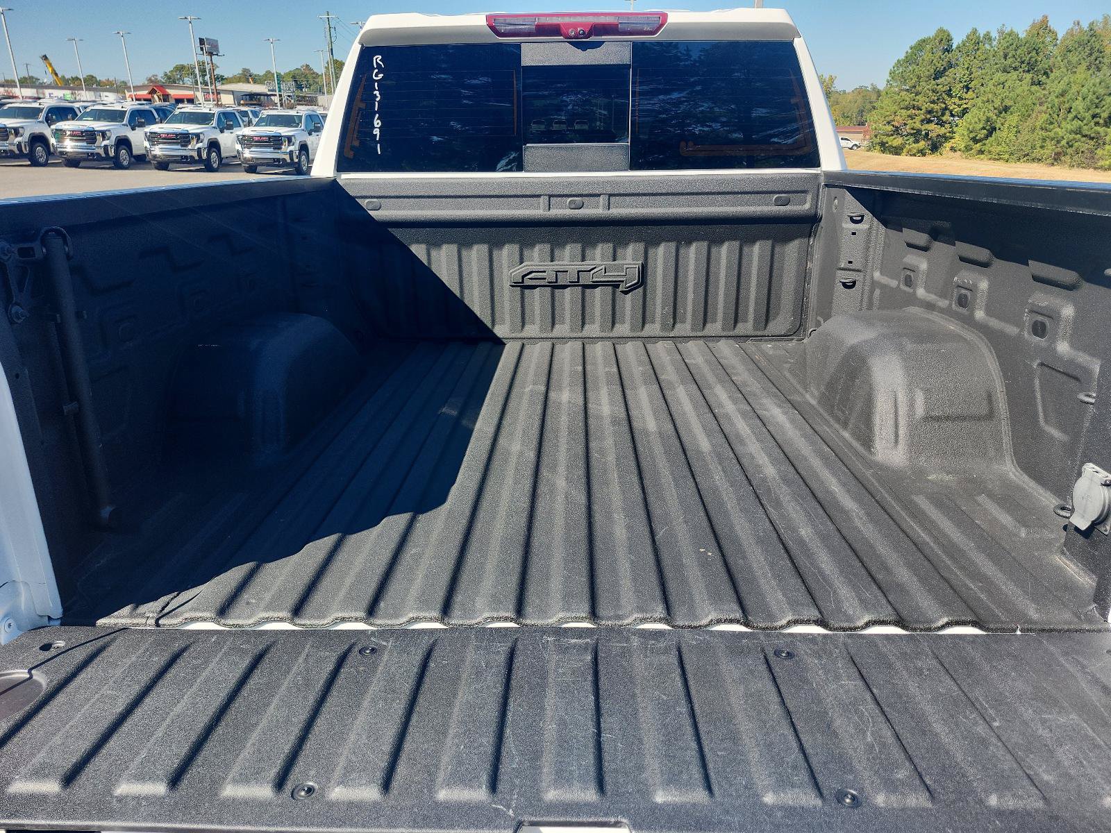 Used 2024 GMC Sierra 1500 AT4 w/ Technology Package AWD/4WD image 13