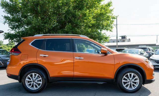 Used 2018 Nissan Rogue SV AWD/4WD image 5