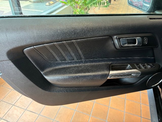 Used 2020 Ford Mustang Premium image 15