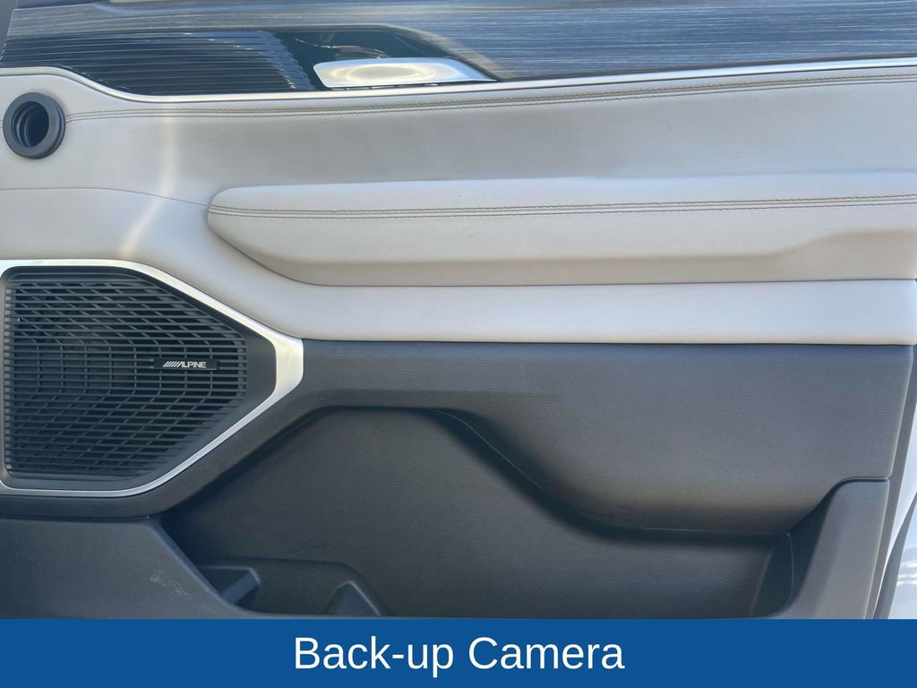 Certified 2024 Jeep Wagoneer L Series II w/ Flexible Seating Group image 18