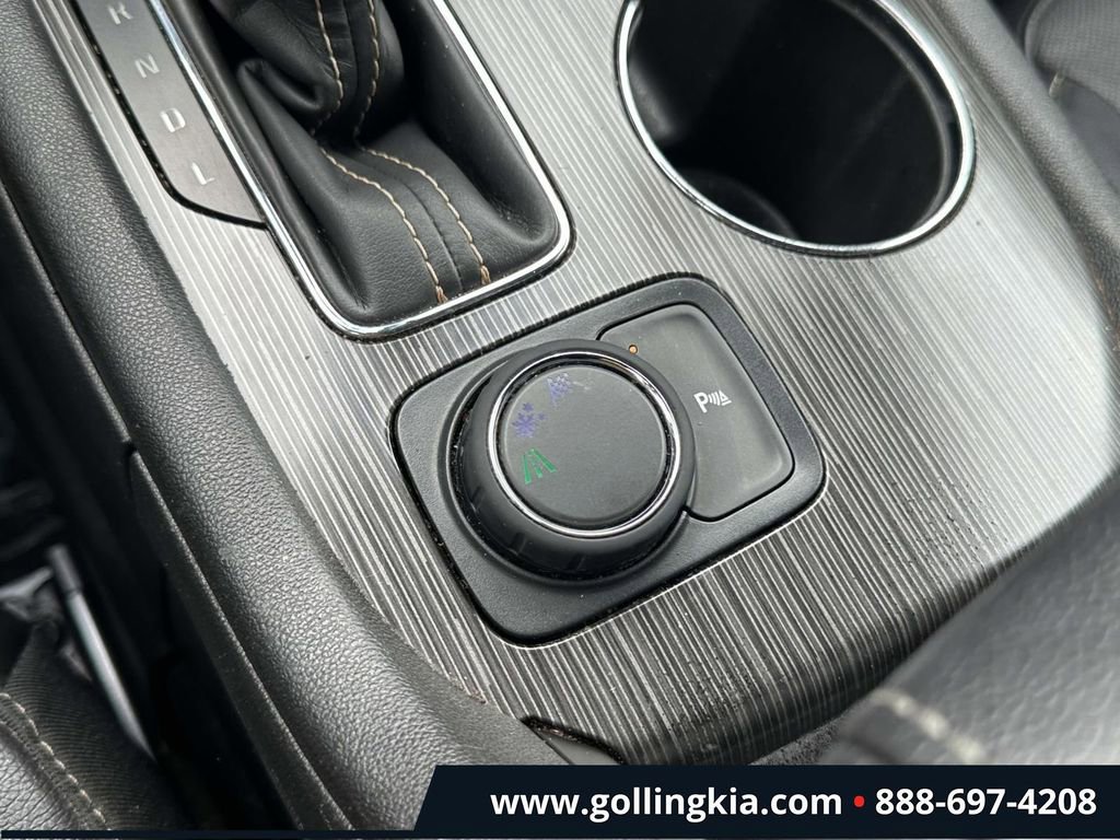 Used 2019 GMC Acadia SLT w/ LPO, Floor Liner Package FWD image 27
