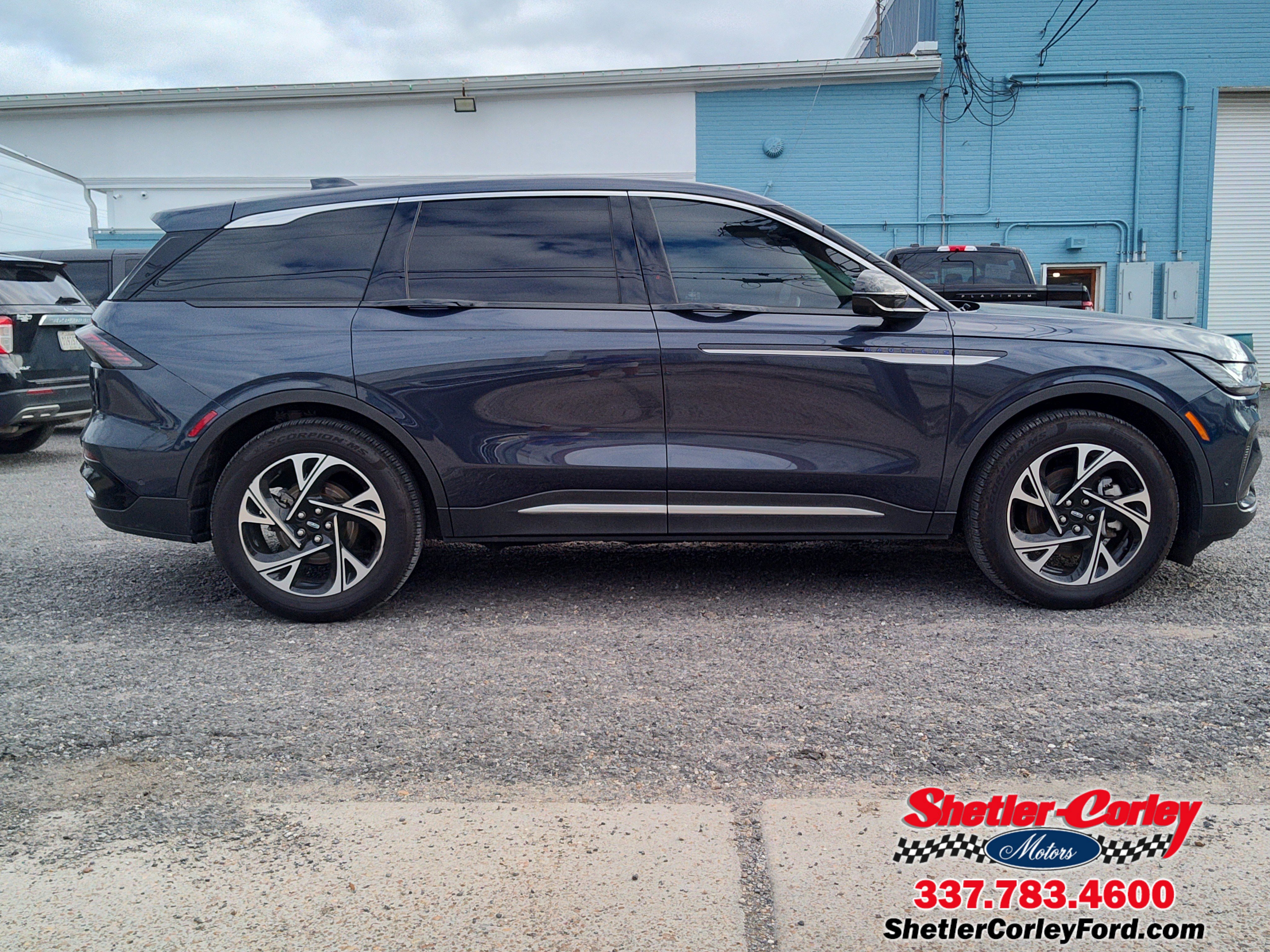 Used 2024 Lincoln Nautilus Premier image 10