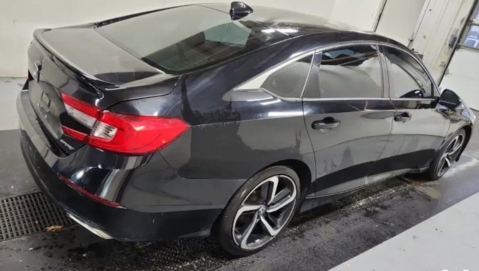 Used 2020 Honda Accord Sport image 3