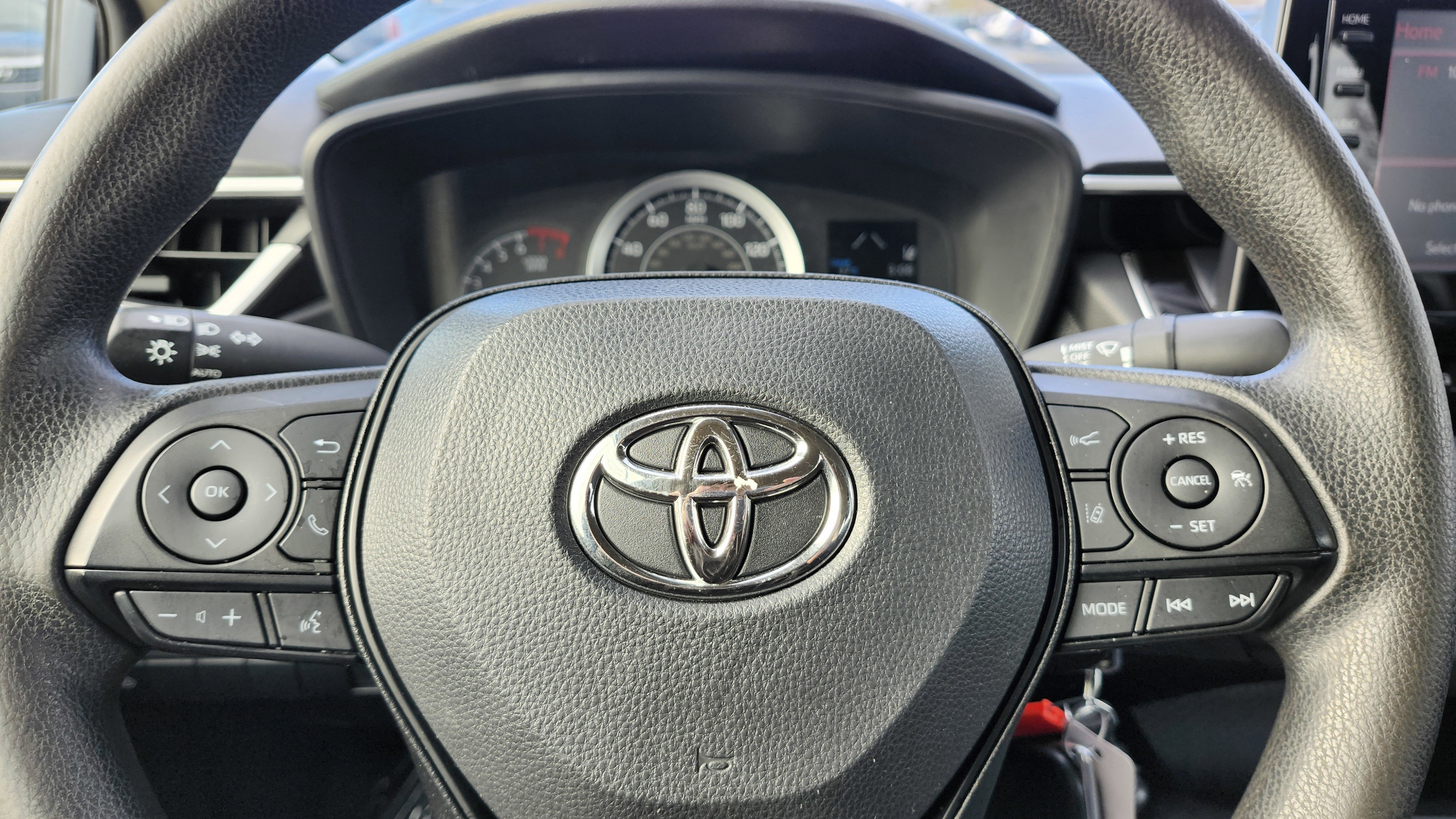 Used 2022 Toyota Corolla LE image 24