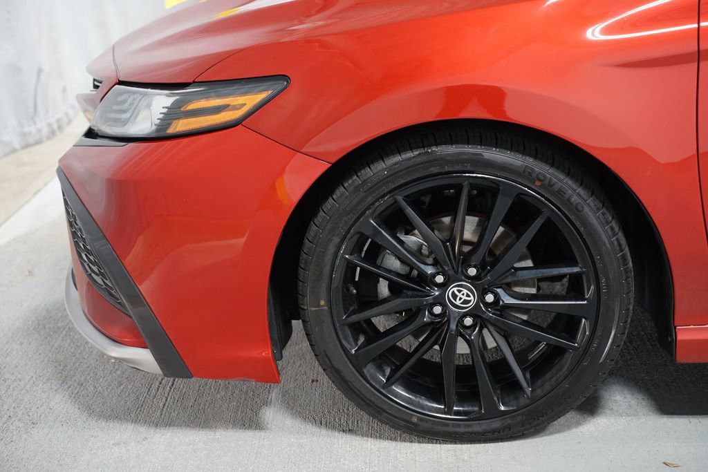 Used 2022 Toyota Camry XSE image 5