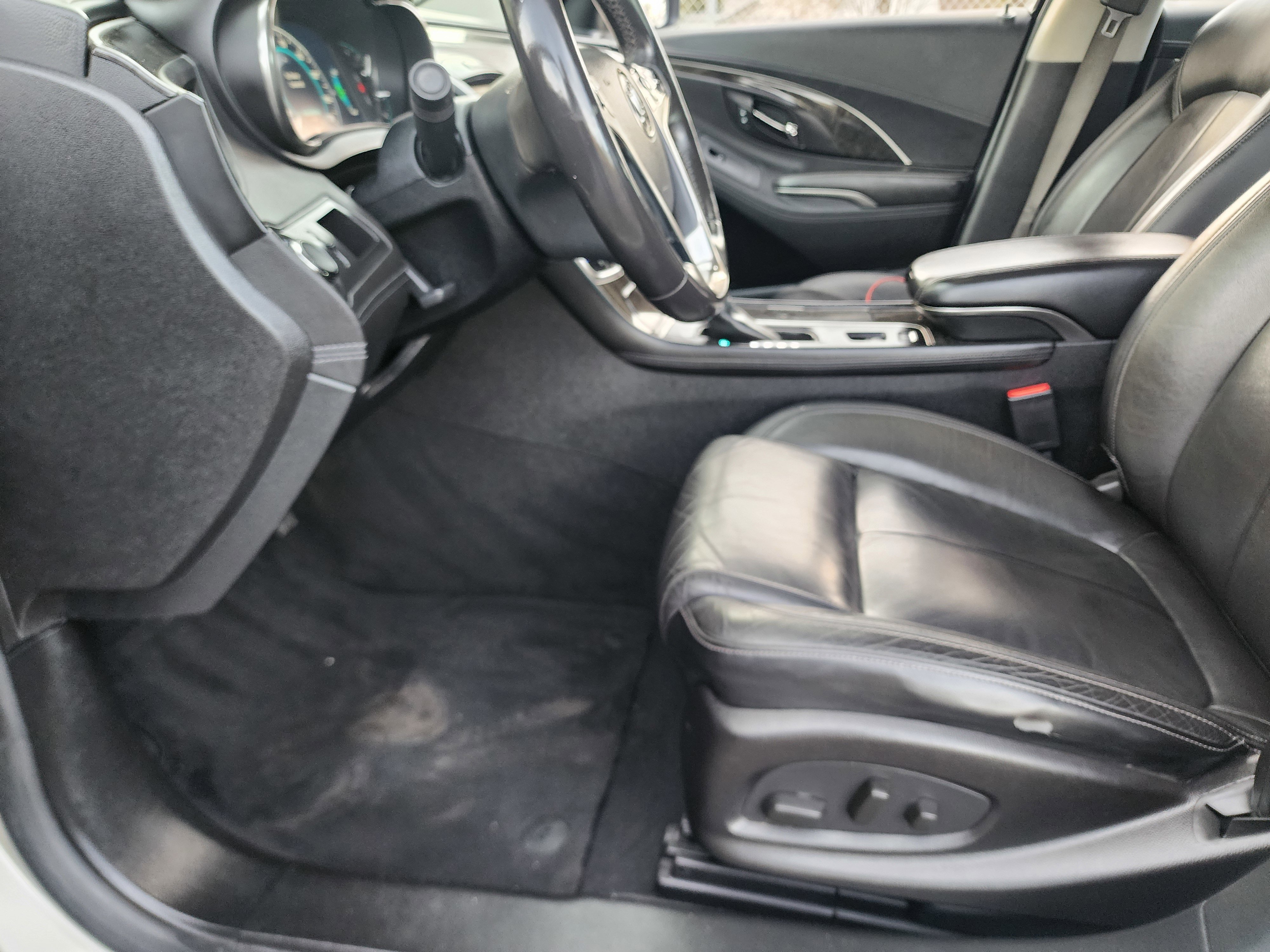Used 2015 Buick LaCrosse Leather image 23