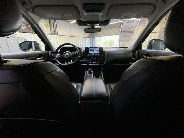 Used 2024 Nissan Pathfinder SL AWD/4WD image 19