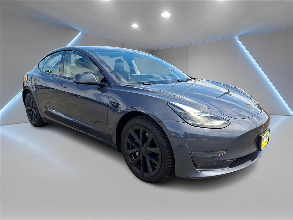 Used 2023 Tesla Model 3 Standard Range RWD image 3
