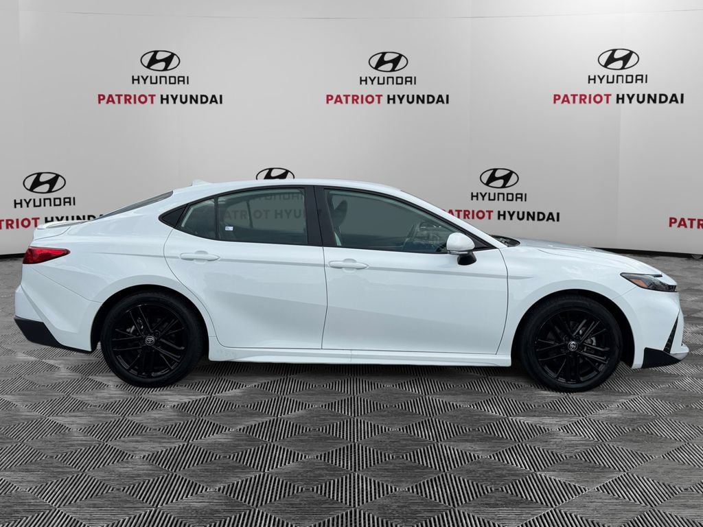 Used 2025 Toyota Camry SE FWD video 2