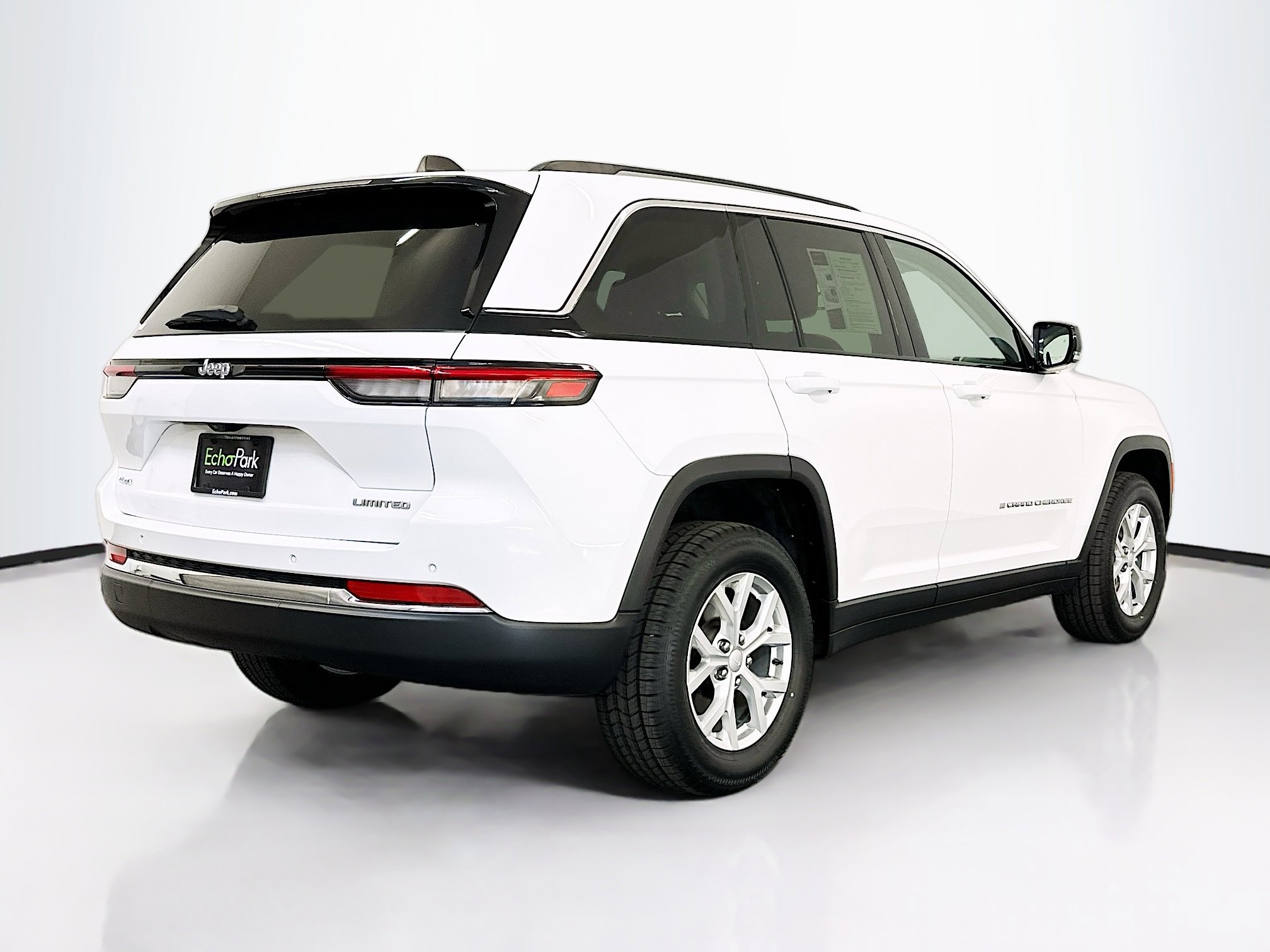 Used 2023 Jeep Grand Cherokee Limited w/ Trailer Tow Prep Group (B) image 9