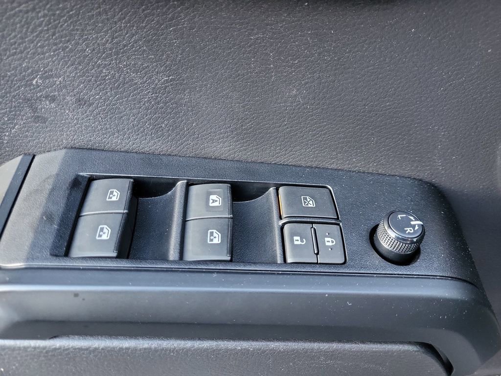 Used 2022 Toyota Tacoma SR image 11