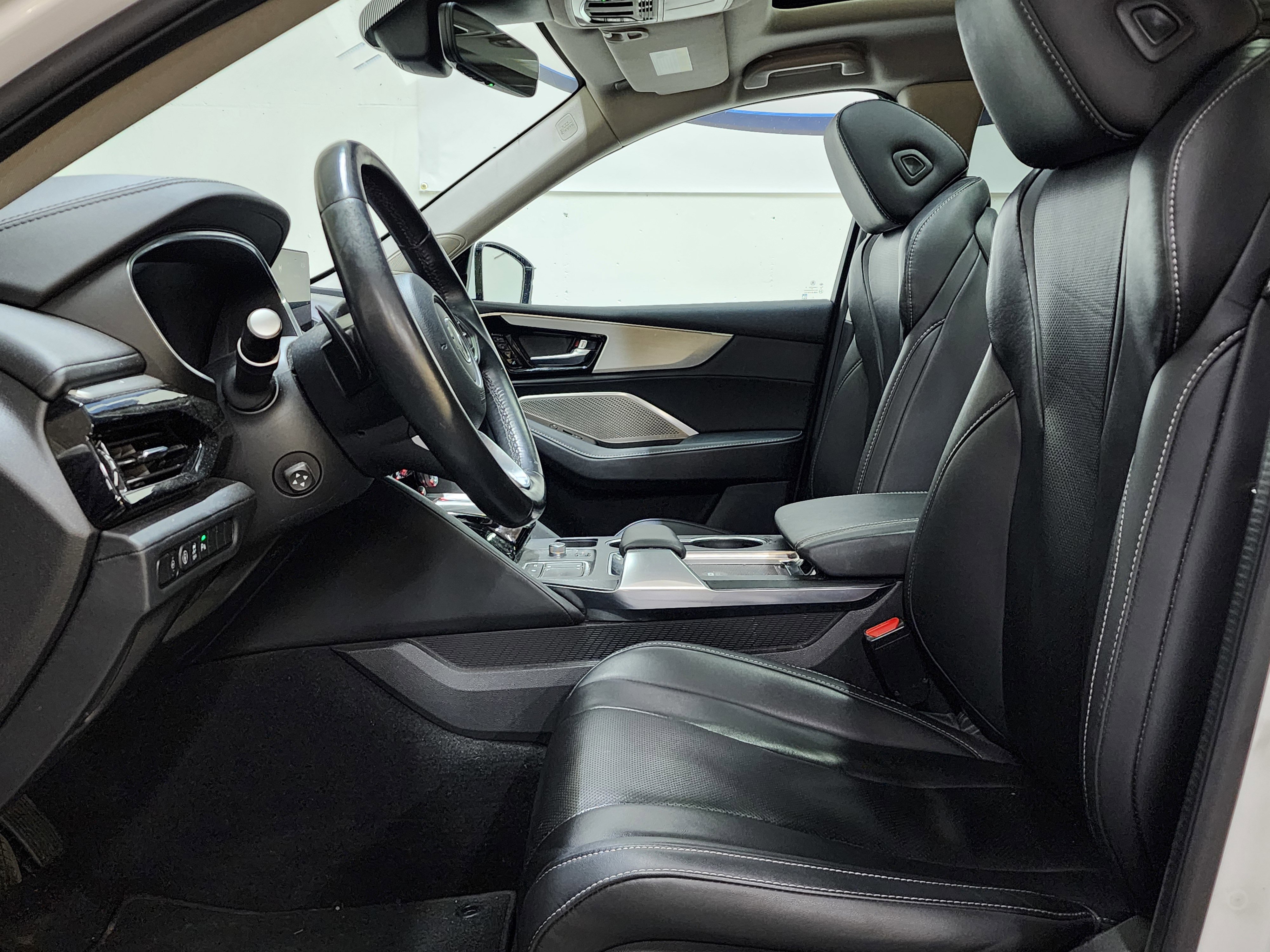 Used 2023 Acura MDX SH-AWD w/ Technology Package image 13