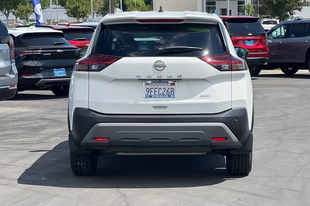 Used 2023 Nissan Rogue S image 5